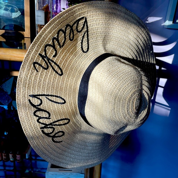 “Beach Babe” Straw Hat - Picture 3 of 5